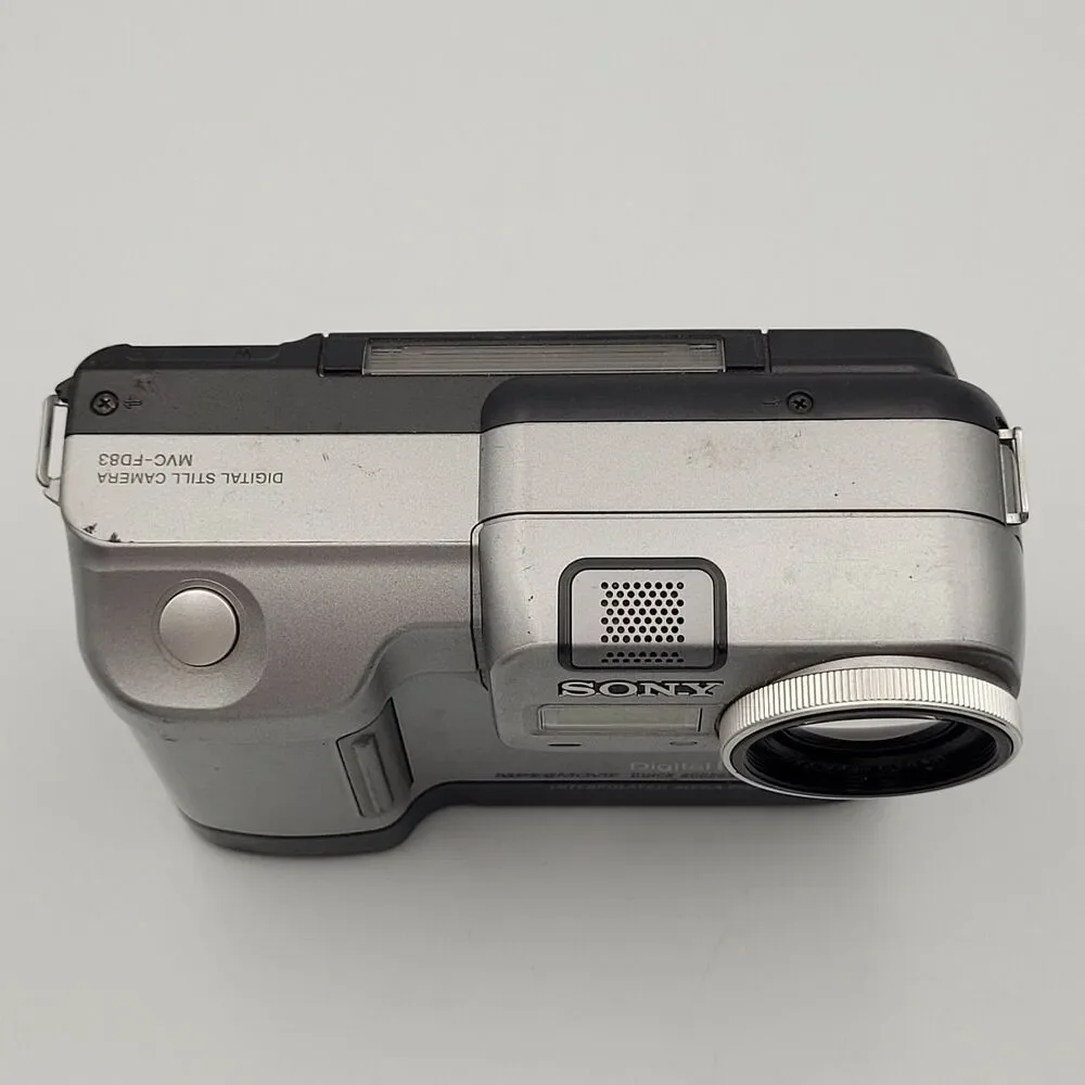 Sony Mavica MVC-FD83 Digital Camera+Battery+Charger+Floppy Disc+Manual WORKS!